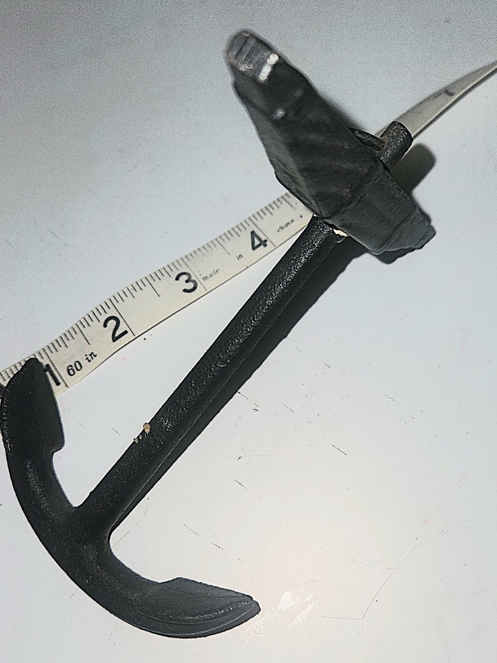 5.5" Cast Iron Anchor Wall Hook in Matte Black Paperweight
